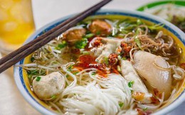 Hoang mang với Clip 'Đổ thức ăn thừa của khách vào nồi bún rồi bán lại'