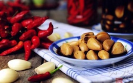 Ngâm tỏi cùng với thứ "rẻ bèo" này, sau 7 ngày sẽ giúp cơ thể chống ung thư, giảm huyết áp