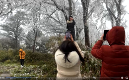 Mặc rét buốt, người dân miền Bắc thích thú livestream cảnh băng tuyết phủ trắng xóa núi