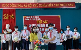 700 cuốn sách đến với 380 học sinh vùng sâu Lộc Hòa, Thừa Thiên - Huế