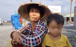 Bố mẹ ly hôn rồi vui duyên mới, bé trai 4 tuổi theo bà ngoại nhặt ve chai kiếm sống