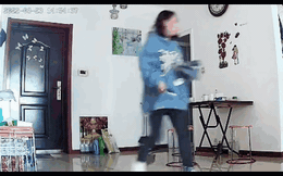 Clip: Thấy trộm chạy ra khỏi nhà, người phụ nữ hoảng sợ la hét