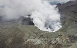 Nhật Bản phát cảnh báo núi lửa phun trào