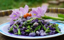 Gánh rau độc nhất vô nhị ở miền Tây: Không cần trồng vẫn được thu hoạch