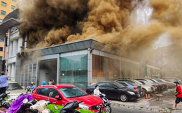Hà Nội: Cháy tại nhà hàng Buffet trên phố Hoàng Ngân, cột khói lửa bốc cao hàng chục mét