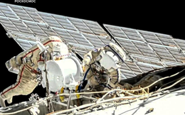 Phi hành gia Nga đi bộ ngoài không gian trạm ISS