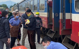 Sản phụ sinh con trên chuyến tàu SE8