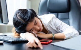 Người phụ nữ đột nhiên bị liệt toàn bộ tay bên phải chỉ vì 1 kiểu ngủ hằng ngày
