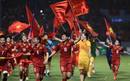 ĐT Việt Nam vô địch SEA Games, HLV Mai Đức Chung: "Cảm xúc của tôi lâng lâng, sung sướng"