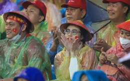 Báo Hàn Quốc ca ngợi thầy Park, ấn tượng với hình ảnh CĐV Việt Nam ăn mừng HCV SEA Games