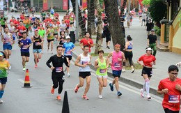 Runner bất ngờ ngã gục trên đường đua, Giám đốc BV Thể thao cảnh báo sai lầm 'chết người'