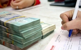 Nhân viên ngân hàng nghỉ việc vì không thể ép khách