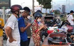 Quầy heo quay vỉa hè chỉ bán 3 tiếng buổi chiều, khách đông nghịt: Bí quyết ở nước chấm