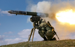 Xem tên lửa chống tăng Kornet của Nga tấn công nhà máy Ukraine