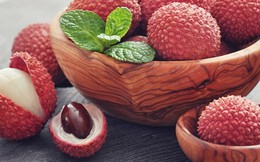 Mách bạn 5 mẹo để không lo nóng trong, ngộ độc khi ăn vải