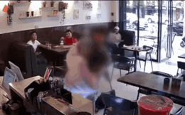 Clip: Va trúng người phụ nữ, cô gái bị đánh dã man trong quán trà sữa