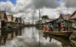 Thành phố có đến nửa triệu dân nhưng không thể tiếp cận bằng đường bộ, lý do vì sao?