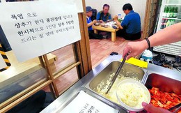 Vật giá tăng vọt ở Hàn Quốc: Xà lách thành "rau vàng", phục vụ hạn chế trong nhà hàng