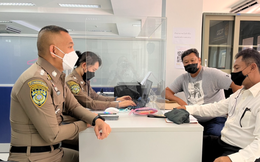 Bị CĐV tấn công, cựu HLV tuyển U23 Thái Lan phải cầu viện cảnh sát