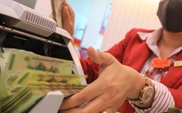 Lãi suất huy động tăng, người dân đua nhau gửi tiền ngân hàng