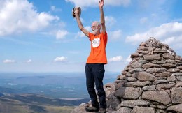 Người đàn ông Scotland 82 tuổi hoàn thành nhiệm vụ leo lên mọi đỉnh núi Munro