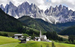 Rặng núi Dolomities phía Bắc nước Ý: Kiệt tác thiên nhiên được UNESCO công nhận