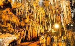 Khám phá vẻ đẹp hang động núi Đầu Rồng ở xứ Mường Hòa Bình