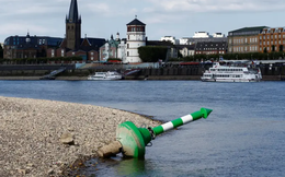 Tuyến đường thủy quan trọng nhất Tây Âu cạn nước, ngành công nghiệp Đức lại gặp vấn đề