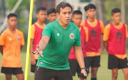 HLV U16 Indonesia xin lỗi cầu thủ U16 Việt Nam vì CĐV ném chai lọ