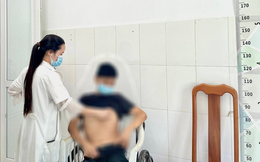 Bệnh nhân tiểu đường bị biến chứng do tự điều trị bằng thuốc nam