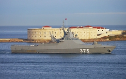 Vũ khí mới của Nga bảo vệ tàu chiến trước cuộc tấn công của tên lửa và UAV