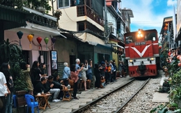 Dẹp bỏ cà phê đường tàu ở Hà Nội là đúng?