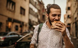 4 cách ăn quen thuộc này có thể là lý do bạn tăng cân khó hiểu