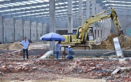 Vụ sập tường ở Bình Định: Thêm bức tường dài 20 mét đối diện bị sập