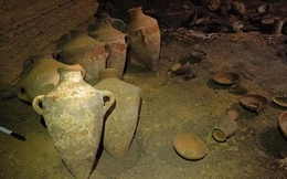 Đào công viên, phát hiện hầm kho báu vượt thời gian 3.300 năm