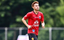'Vua cùi chỏ' Theerathon tự tin giữ ngôi AFF Cup trước sự cạnh tranh của Việt Nam