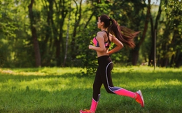 Người phụ nữ 36 tuổi chạy 3km mỗi tối, 1 năm sau cơ thể đã thay đổi như thế nào?