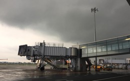 Siêu bão Noru: 10 sân bay phải đóng cửa, hàng chục nghìn hành khách bị ảnh hưởng