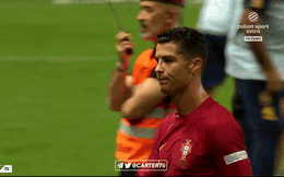 Thua đau, Ronaldo ném băng đội trưởng tuyển Bồ Đào Nha
