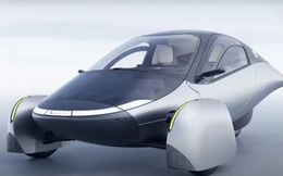 Quên Tesla đi, xe điện ‘kỷ nguyên mới’ đã xuất hiện: thiết kế ‘độc lạ’ chỉ có 3 bánh, không cần sạc pin nhưng cứ ra đường là ‘tự chạy’