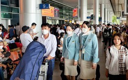 Mùng 4 Tết, sân bay Tân Sơn Nhất đón lượng khách kỷ lục