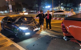 Đằng sau những bức ảnh TNGT: Nghi say rượu, tài xế Honda CIvic đâm đuôi xe bán tải nát bấy toàn bộ xe
