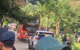 Nghi án xe bus chở ĐT Việt Nam tới sân Bung Karno bị ném đạn hơi cay