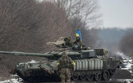 Forbes: Binh sĩ Ukraine gọi tổng đài, nhờ kỹ sư Nga hỗ trợ sửa xe tăng