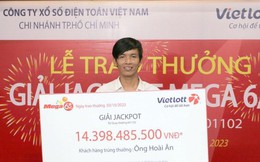 Một người trúng vietlott hơn 14 tỷ không đeo mặt nạ khi nhận giải