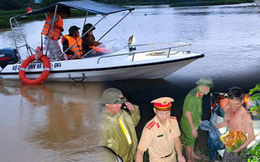 CLIP: Nghẹt thở quá trình giải cứu 9 công nhân dự án cao tốc Bắc - Nam bị nước lũ bao vây