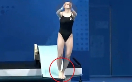 ASIAD 19: VĐV nhảy cầu có cú nhảy "mất kiểm soát", huấn luyện viên đứng bên ngoài nhăn mặt sợ hãi