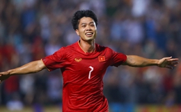 Nhìn HLV Troussier nâng đỡ Văn Toàn, Công Phượng chờ gì mà không về V.League?