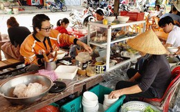 Về Đà Nẵng ghé quán bún hơn 30 năm bên đường tàu, giá rẻ bất ngờ