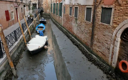 Kênh ở Venice cạn kiệt, Italy đối mặt với đợt hạn hán mới